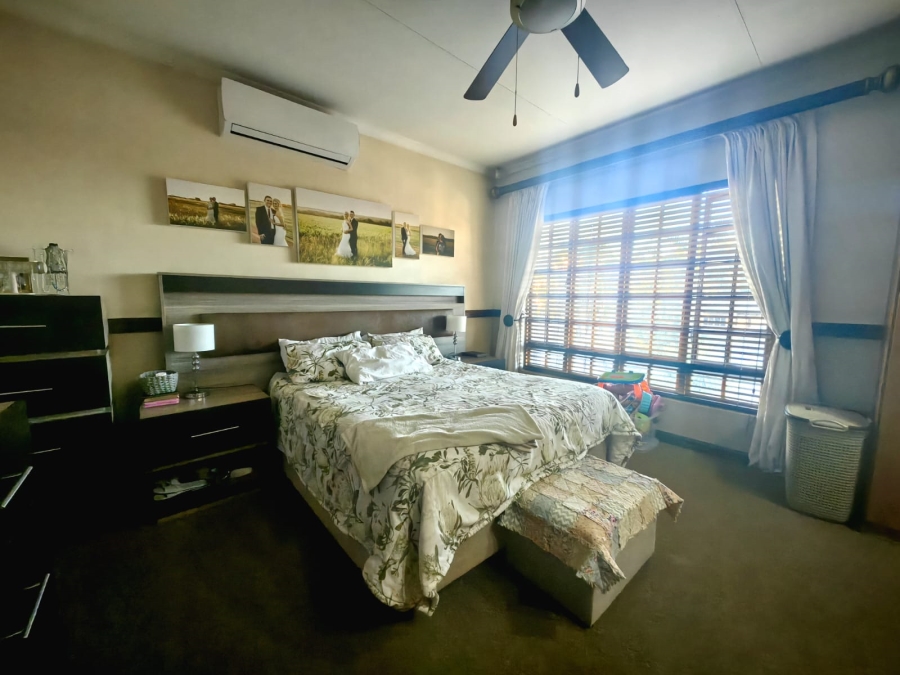 4 Bedroom Property for Sale in Safari Gardens North West